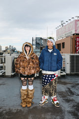 90 로고가 풍부한 복도 재킷