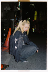 セクシーなロゴデニムジャケット