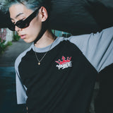 9090 X年輕歌曲King King徽標Raglan Tee