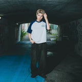 9090 X年輕歌曲King King徽標Raglan Tee