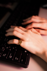 B logo Heart pinky ring