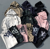 universal logo powder spray sweat pants