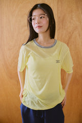 窓にぼんやり映る文字 "common gull products.