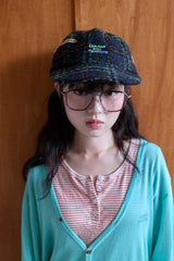 冬蛰黄色卡车的隐居CAP