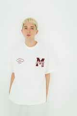 M College Logo Wappen Tee