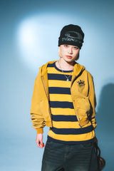 國王徽標樁縫製的拉鍊連帽衫(裁剪)