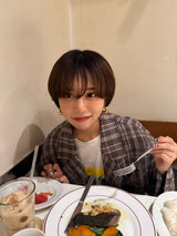 チェック柄のテーラードジャケット