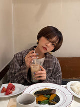 チェック柄のテーラードジャケット