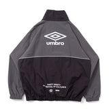 9090 × UMBRO CITY LOGO NYLON JACKET