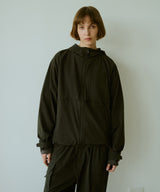 ユーティリティフーデッドジャンパー