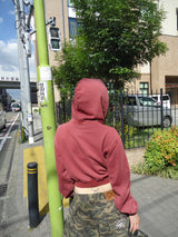 國王徽標樁縫製的拉鍊連帽衫(裁剪)