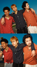 オープンカラーのドットシャツ