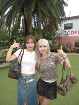 universal logo 喷雾短袖T恤