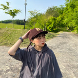 B logo patch corduroy cap