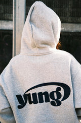 젊은 로고 까마귀