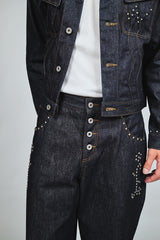 クラシックスタッズデニムパンツ