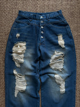 고민하는 넓은 데님 바지