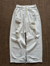 고민하는 넓은 데님 바지