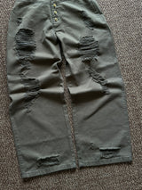 고민하는 넓은 데님 바지