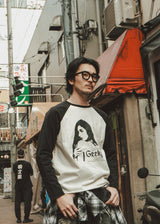 Graphic raglan ls tee