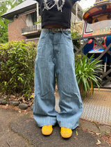 Random gradation buggy denim