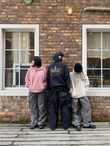 國王徽標顏料連帽衫