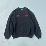 9090 × UMBRO TWO LOGO CREWNECK SWEAT