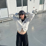 國王徽標樁縫製的拉鍊連帽衫(裁剪)