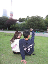 バタフライジップフーディー