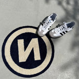 圓圈“ N”徽標地毯墊