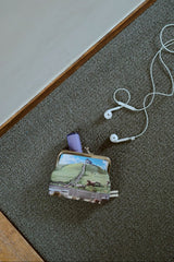 曖昧な記憶の窓辺にがま口