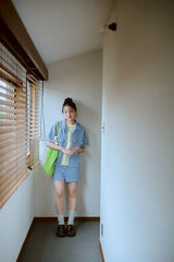 夏の手のひらの上にあるパンツ