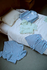 夏の手のひらの上にあるパンツ