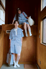 夏の手のひらの上にあるパンツ