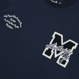 M College Logo Wappen Tee