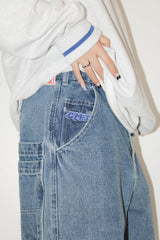 皇冠徽標牛仔褲