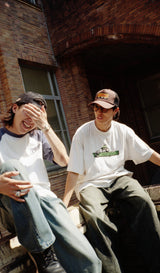 年輕歌曲X厘米尺徽標T卹