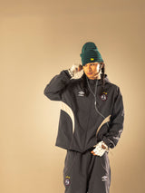 9090 × UMBRO 遇水變色尼龍連帽外套