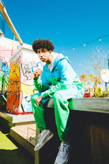 兩個音調拉式連帽衫