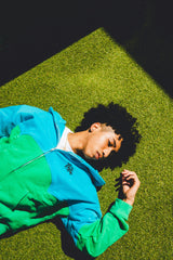 兩個音調拉式連帽衫