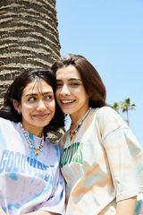 Tiedye Goodvibes大學徽標T卹