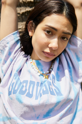 Tiedye Goodvibes大學徽標T卹