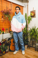 超過三色連帽衫