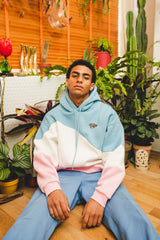 超過三色連帽衫