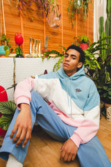 超過三色連帽衫