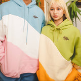 超過三色連帽衫