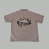 國王徽標開放式衣領襯衫