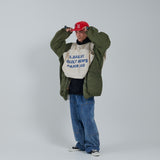 搖搖欲墜的新聞紙背心