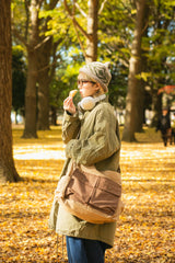 double pocket shoulder bag