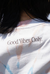 Tiedye Goodvibes大學徽標T卹